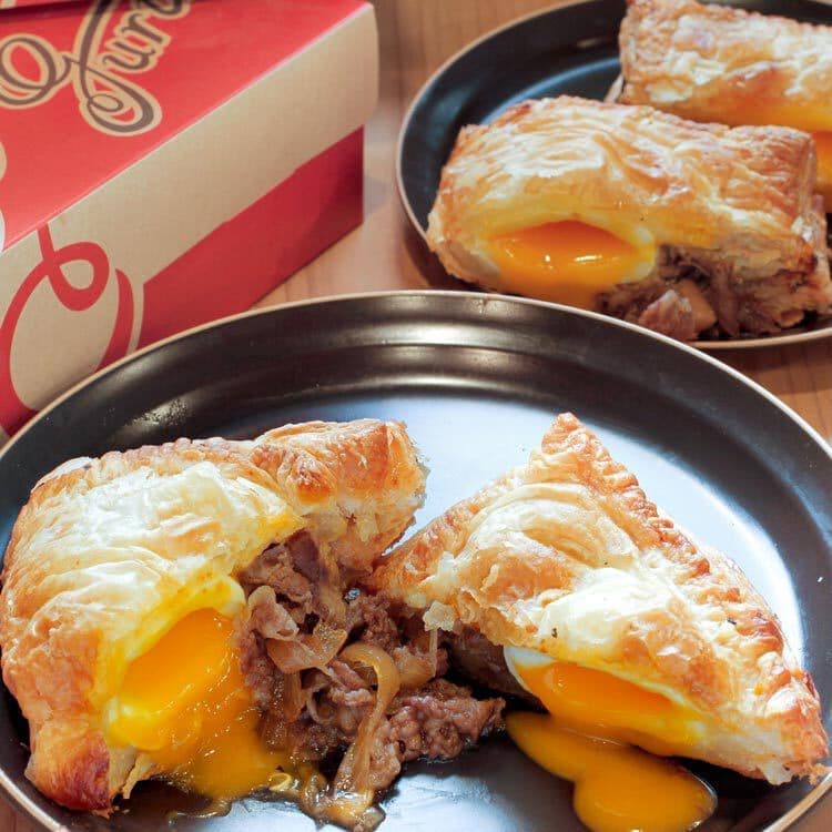 松阪牛のすきやき、トロリたまごのパイ