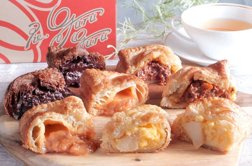 アッップルパイ、ミートパイ、生チョコパイ、生キャラメルパイ