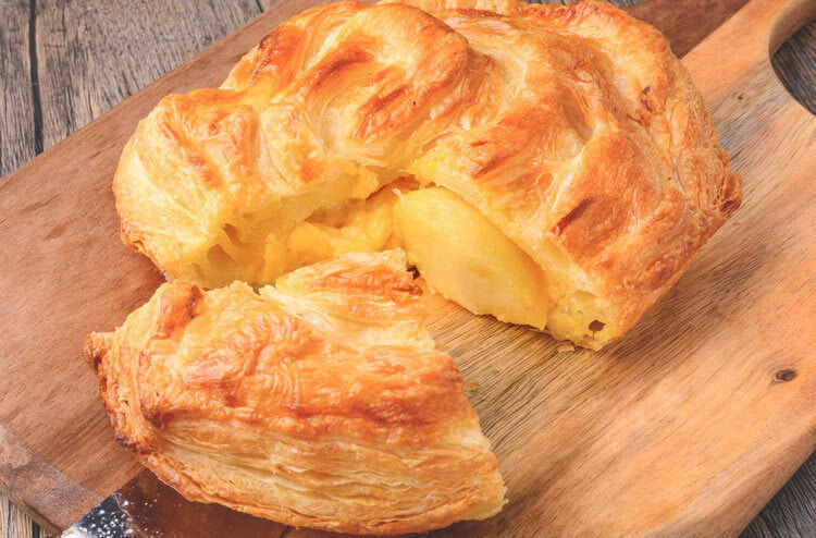 パイ専門店パイグルグルのゴロっと林檎とふんわりカスタードクリームのアップルパイホール