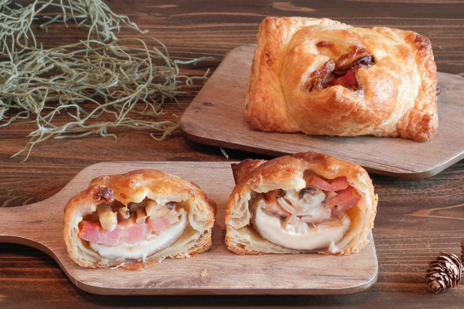 吉野原木栽培したけwithしめじベーコンチーズパイ